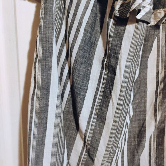 Marc New York Ruffled White and Blue Blouse - Picture 4 of 11